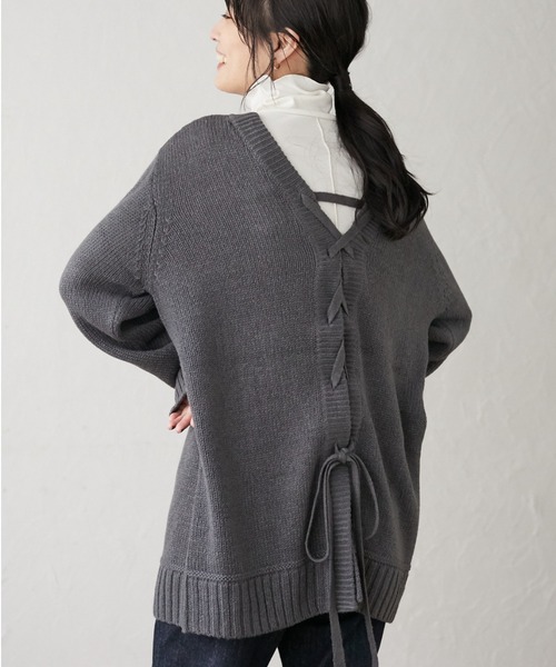 Green　Parks（グリーンパークス）の「厚みバックリボンチュニック＊（ニット/セーター・レディース・チャコールグレー/パープル/カーキ/キャメル・FREE）」の2枚目の写真