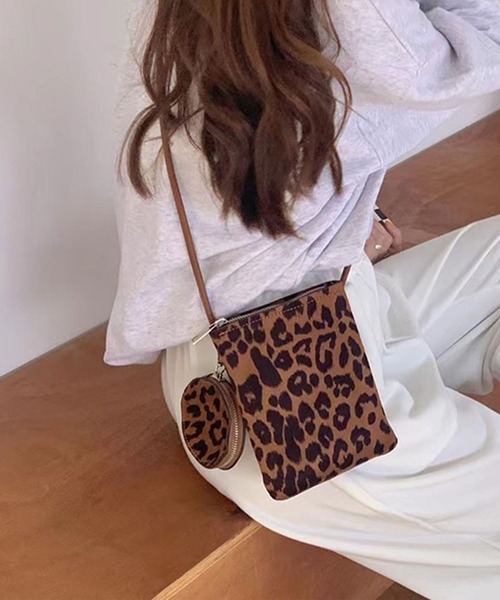 me+em select(ミームセレクト)の「【 ゼブラ / レオパード 】まるポーチ付きスクエアショルダーバッグ(ショルダーバッグ・レディース・ブラック/グレー/ブラウン/ブラック系/ブラウン系・FREE)」の5枚目の写真