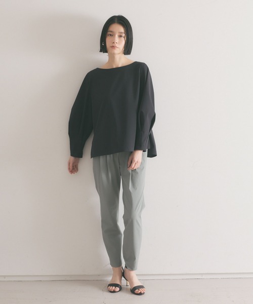 qualite（カリテ）の「2WAYストレッチタックパンツ（スラックス・レディース・オフホワイト/ブラック/カーキ/モカ/スモークピンク・32/40/34/38/36）」の7枚目の写真