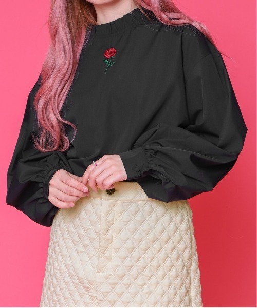 PairPair(ペアペア)の「ローズ刺繍ブラウス(シャツ/ブラウス・レディース・ブラック/オフホワイト・FREE)」の6枚目の写真