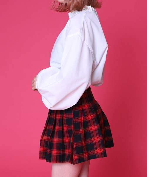 PairPair(ペアペア)の「ローズ刺繍ブラウス(シャツ/ブラウス・レディース・ブラック/オフホワイト・FREE)」の4枚目の写真