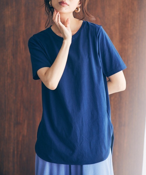 RANAN(ラナン)の「〈Beautiful Cotton 綿100%〉UVカット/接触冷感 ラウンドヘムチュニック(Tシャツ/カットソー・レディース・ブラック/ライトグレー/ネイビー/オフホワイト/グリーン/ダークブルー/イエロー/パープル/チャコール・LL/M/L/3L)」の7枚目の写真