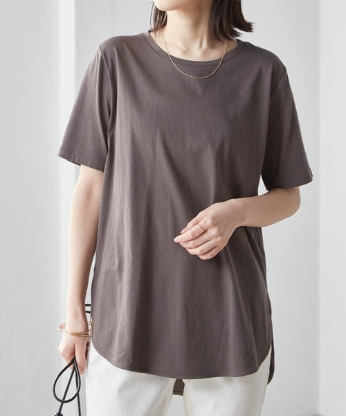 RANAN(ラナン)の「〈Beautiful Cotton 綿100%〉UVカット/接触冷感 ラウンドヘムチュニック(Tシャツ/カットソー・レディース・ブラック/ライトグレー/ネイビー/オフホワイト/グリーン/ダークブルー/イエロー/パープル/チャコール・LL/M/L/3L)」の5枚目の写真