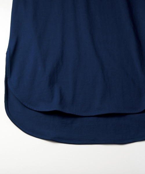 RANAN(ラナン)の「〈Beautiful Cotton 綿100%〉UVカット/接触冷感 ラウンドヘムチュニック(Tシャツ/カットソー・レディース・ブラック/ライトグレー/ネイビー/オフホワイト/グリーン/ダークブルー/イエロー/パープル/チャコール・LL/M/L/3L)」の16枚目の写真