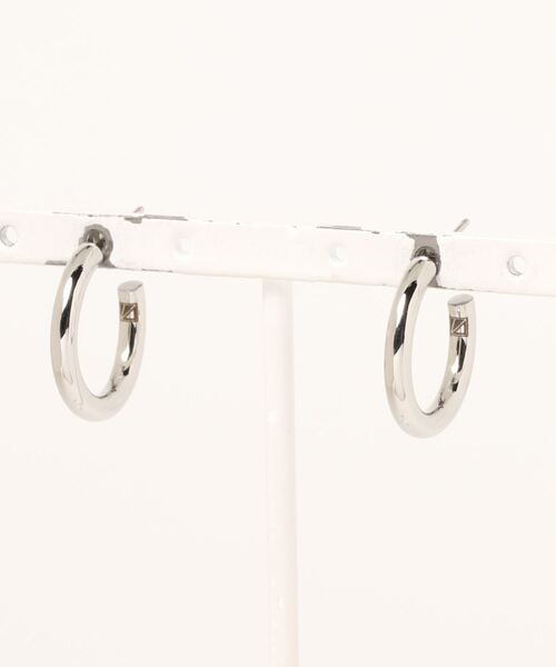 Vaya Con Dios(ヴァヤコンディオス)の「E153 stainless - Hoop pierce(pair)(ピアス(両耳用)・メンズ・シルバー/ゴールド/ブラック・FREE)」の6枚目の写真