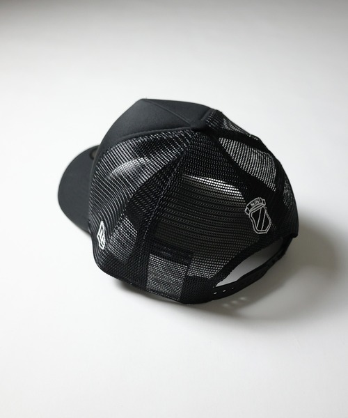 NUMBER (N)INE（ナンバーナイン）の「9FORTY A-Frame Trucker_Tricot  SCHOOL OF VISUAL COMEDY（キャップ・メンズ・ブラック・FREE）」の2枚目の写真