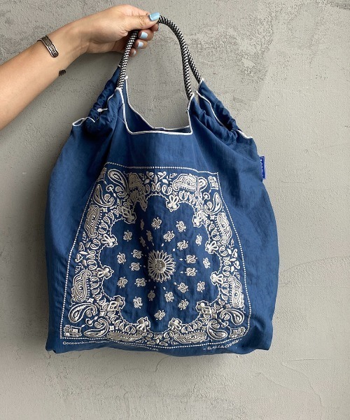 Ball&Chain（ボールアンドチェーン）の「[BALL&CHAIN/ボールアンドチェーン] BANDANA 刺繍デザインナイロントートバッグ（トートバッグ・レディース・ネイビー/ブラック・ONE SIZE）」の10枚目の写真