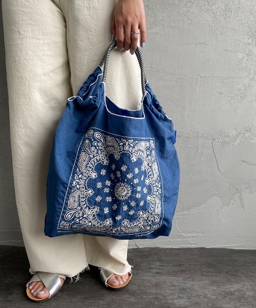 Ball&Chain（ボールアンドチェーン）の「[BALL&CHAIN/ボールアンドチェーン] BANDANA 刺繍デザインナイロントートバッグ（トートバッグ・レディース・ネイビー/ブラック・ONE SIZE）」の13枚目の写真
