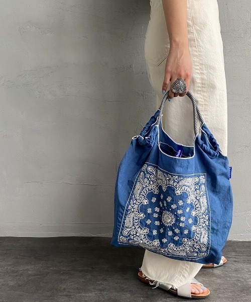 Ball&Chain（ボールアンドチェーン）の「[BALL&CHAIN/ボールアンドチェーン] BANDANA 刺繍デザインナイロントートバッグ（トートバッグ・レディース・ネイビー/ブラック・ONE SIZE）」の12枚目の写真