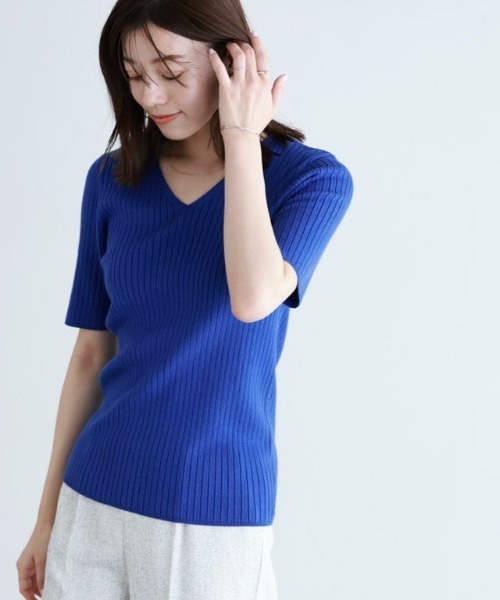 Pierrot（ピエロ）の「シルクタッチウォッシャブル半袖リブニット Vネック（ニット/セーター・レディース・ブラック/グレイッシュベージュ/オフホワイト/コーラル/ラベンダー/ネイビー/アクア/グリーン系その他/ミント/ロイヤルブルー/杢グレー/ライトピンク/ライトブルー・M/L）」の9枚目の写真