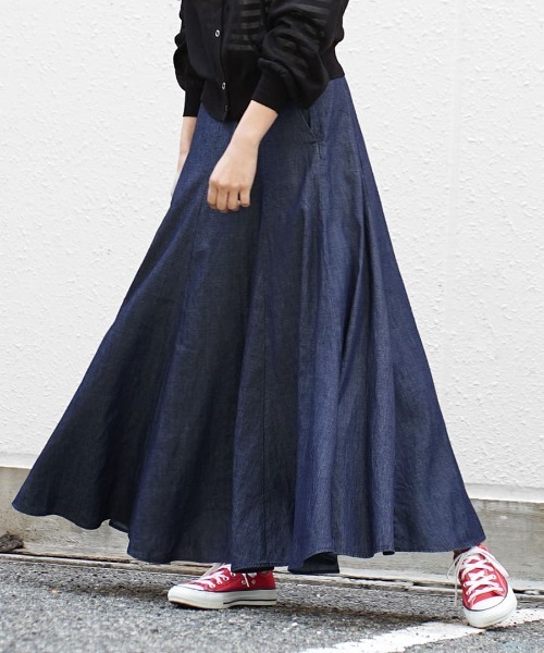 zootie（ズーティー）の「アビーベーシックライトデニム［マキシフレアスカート］（デニムスカート・レディース・ブラック/ネイビー・M）」の2枚目の写真