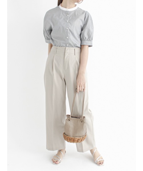 Te chichi（テチチ）の「パール釦バンドカラーシャツ（シャツ/ブラウス・レディース・ブラック/ベージュ/オフホワイト/チャコール・ﾌﾘ-）」の6枚目の写真