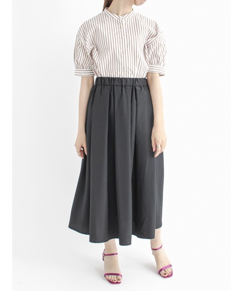 Te chichi（テチチ）の「パール釦バンドカラーシャツ（シャツ/ブラウス・レディース・ブラック/ベージュ/オフホワイト/チャコール・ﾌﾘ-）」の8枚目の写真