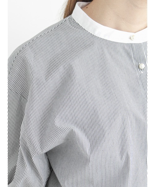 Te chichi（テチチ）の「パール釦バンドカラーシャツ（シャツ/ブラウス・レディース・ブラック/ベージュ/オフホワイト/チャコール・ﾌﾘ-）」の16枚目の写真