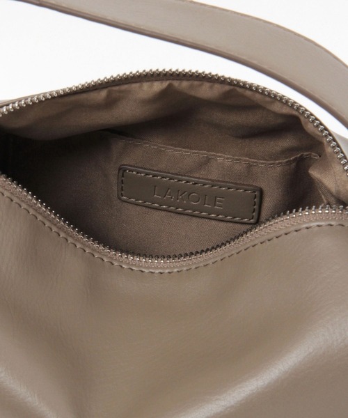 LAKOLE(ラコレ)の「ワンハンドルスクエアショルダーバッグ / 299470(ショルダーバッグ・レディース・ブラック/イエロー/グリーン/ブラウン系その他・FREE)」の16枚目の写真