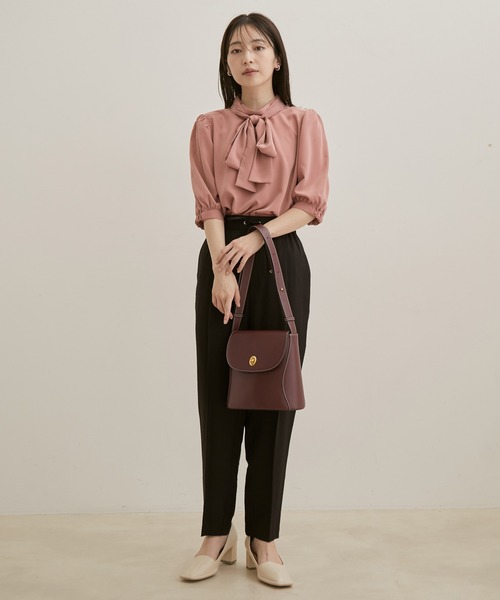 VIS(ビス)の「【EASY CARE】【リボン取り外し可能】柄&無地リボンブラウス(シャツ/ブラウス・レディース・ブラック系その他/キナリ/ベージュ系その他2/レッド・FREE)」の5枚目の写真