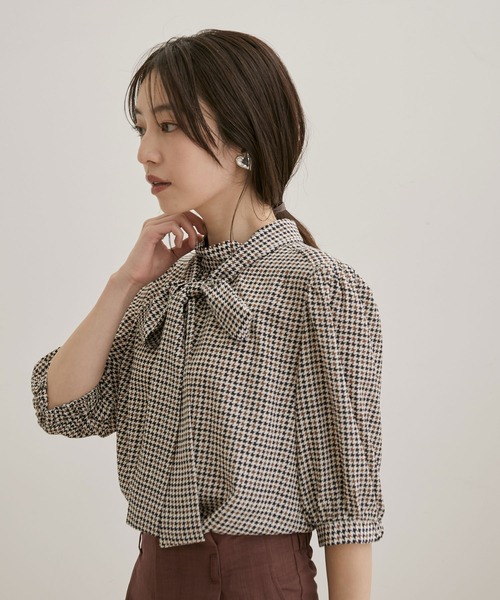 VIS(ビス)の「【EASY CARE】【リボン取り外し可能】柄&無地リボンブラウス(シャツ/ブラウス・レディース・ブラック系その他/キナリ/ベージュ系その他2/レッド・FREE)」の7枚目の写真