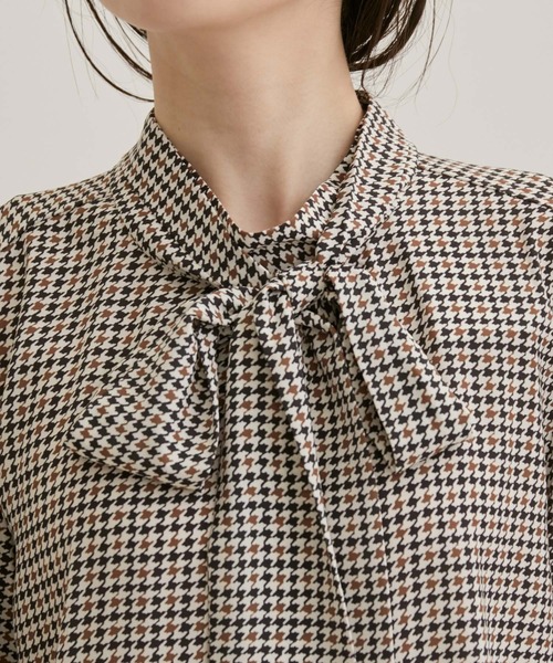 VIS(ビス)の「【EASY CARE】【リボン取り外し可能】柄&無地リボンブラウス(シャツ/ブラウス・レディース・ブラック系その他/キナリ/ベージュ系その他2/レッド・FREE)」の13枚目の写真