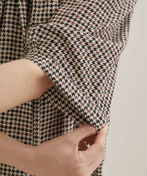 VIS(ビス)の「【EASY CARE】【リボン取り外し可能】柄&無地リボンブラウス(シャツ/ブラウス・レディース・ブラック系その他/キナリ/ベージュ系その他2/レッド・FREE)」の15枚目の写真