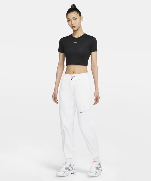 NIKE（ナイキ）の「ナイキ スポーツウェア エッセンシャル ウィメンズ クロップトップ / Nike Sportswear Essential Women's Crop Top（Tシャツ/カットソー・レディース・ホワイト/ブラック・S/M/XL/XS/L）」の5枚目の写真