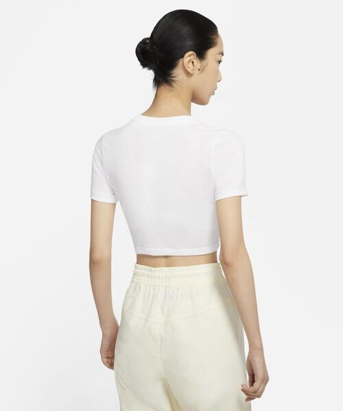 NIKE（ナイキ）の「ナイキ スポーツウェア エッセンシャル ウィメンズ クロップトップ / Nike Sportswear Essential Women's Crop Top（Tシャツ/カットソー・レディース・ホワイト/ブラック・S/M/XL/XS/L）」の6枚目の写真