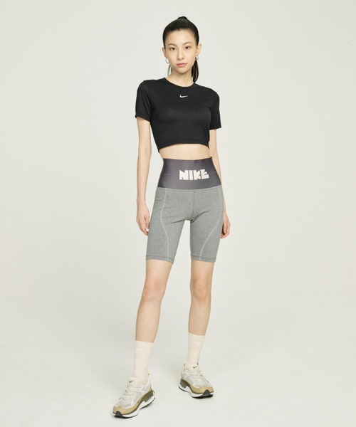 NIKE（ナイキ）の「ナイキ スポーツウェア エッセンシャル ウィメンズ クロップトップ / Nike Sportswear Essential Women's Crop Top（Tシャツ/カットソー・レディース・ホワイト/ブラック・S/M/XL/XS/L）」の13枚目の写真