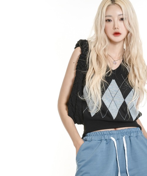 FOLLOWIN（フォロウィン）の「エンボス加工ストリングシャーリンクロスバッグ（ショルダーバッグ・レディース・アイボリー/ブラック・ONE SIZE）」の21枚目の写真