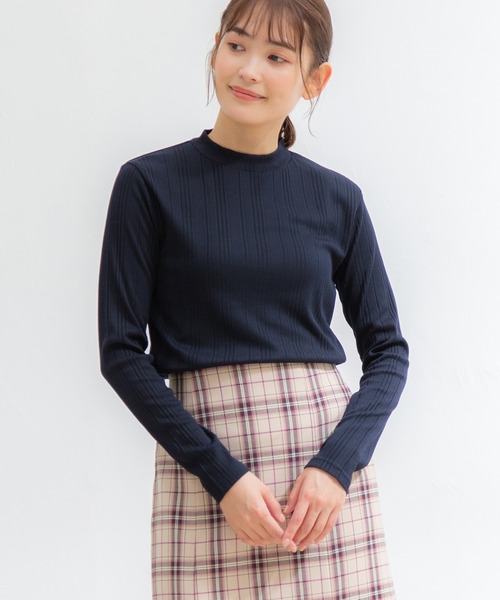 Honeys（ハニーズ）の「ランダムテレコハイネック（Tシャツ/カットソー・レディース・ベージュ/モカ/ブルー/ネイビー/オフホワイト/ブラック/ボルドー・S/M/L）」の5枚目の写真