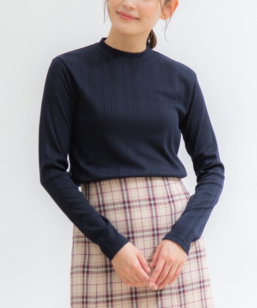 Honeys（ハニーズ）の「ランダムテレコハイネック（Tシャツ/カットソー・レディース・ベージュ/モカ/ブルー/ネイビー/オフホワイト/ブラック/ボルドー・S/M/L）」の22枚目の写真