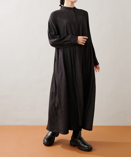 earPAPILLONNER ドット柄 ロングワンピース　ブラック ear PAPILLONNER（イアパピヨネ）の「【SUM1 STYLE（スミ
