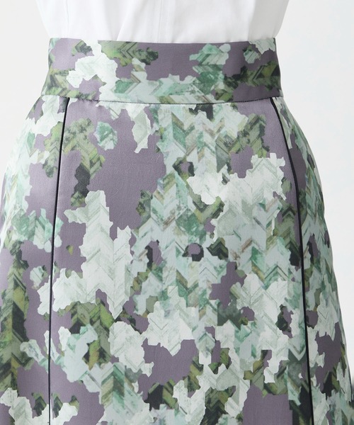 CITY TOKYO（シティトウキョウ）の「【手洗い可能】カモフラセミフレアスカート【A＋TOKYO / エープラストウキョウ】（スカート・レディース・グリーン/ピンク・2/1）」の7枚目の写真