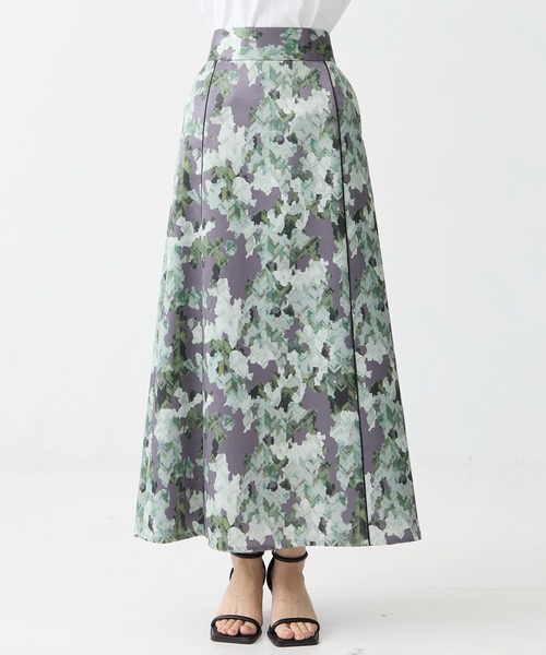 CITY TOKYO（シティトウキョウ）の「【手洗い可能】カモフラセミフレアスカート【A＋TOKYO / エープラストウキョウ】（スカート・レディース・グリーン/ピンク・2/1）」の4枚目の写真