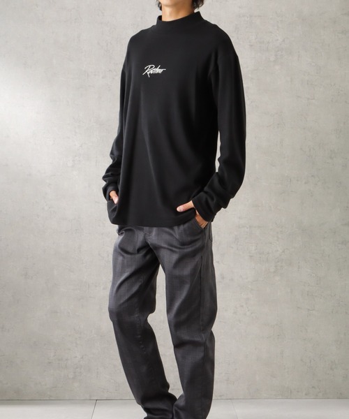 URBAN COLLECTION（アーバンコレクション）の「スムスワンポイント刺繍モックネックロングスリーブTシャツ（Tシャツ/カットソー・メンズ・ホワイト/ブラック/グレイッシュベージュ・M/L/XL）」の5枚目の写真