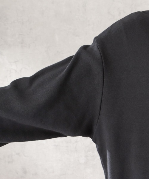 URBAN COLLECTION（アーバンコレクション）の「スムスワンポイント刺繍モックネックロングスリーブTシャツ（Tシャツ/カットソー・メンズ・ホワイト/ブラック/グレイッシュベージュ・M/L/XL）」の11枚目の写真