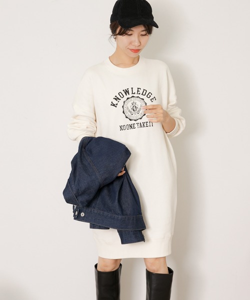URBAN RESEARCH Sonny Label（アーバンリサーチサニーレーベル）の「『WEB/一部店舗限定』カレッジロゴスウェットBIGワンピース（ワンピース・レディース・ブラック/オフホワイト/グレー系その他・FREE）」の4枚目の写真