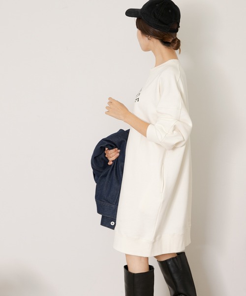 URBAN RESEARCH Sonny Label（アーバンリサーチサニーレーベル）の「『WEB/一部店舗限定』カレッジロゴスウェットBIGワンピース（ワンピース・レディース・ブラック/オフホワイト/グレー系その他・FREE）」の5枚目の写真