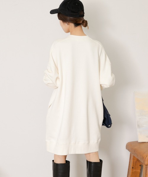 URBAN RESEARCH Sonny Label（アーバンリサーチサニーレーベル）の「『WEB/一部店舗限定』カレッジロゴスウェットBIGワンピース（ワンピース・レディース・ブラック/オフホワイト/グレー系その他・FREE）」の6枚目の写真