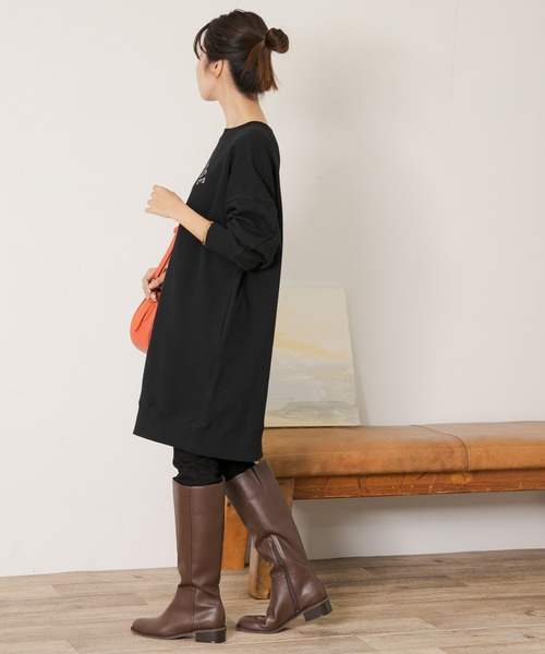 URBAN RESEARCH Sonny Label（アーバンリサーチサニーレーベル）の「『WEB/一部店舗限定』カレッジロゴスウェットBIGワンピース（ワンピース・レディース・ブラック/オフホワイト/グレー系その他・FREE）」の21枚目の写真