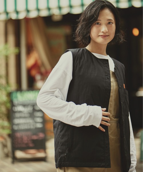 UNIVERSAL OVERALL（ユニバーサルオーバーオール）の「インサレーション ベストINSULATION VEST（ダウンベスト・メンズ・ベージュ/ブラック/ネイビー・M/L/S）」の5枚目の写真