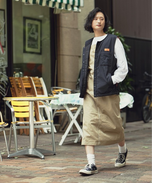 UNIVERSAL OVERALL（ユニバーサルオーバーオール）の「インサレーション ベストINSULATION VEST（ダウンベスト・メンズ・ベージュ/ブラック/ネイビー・M/L/S）」の8枚目の写真