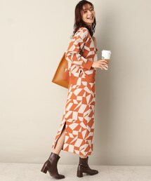 【スタイリング簡単/セットアップでオシャレにキマル/腰回りカバー/大胆な柄が楽しい】幾何柄ジャカードニットアップ