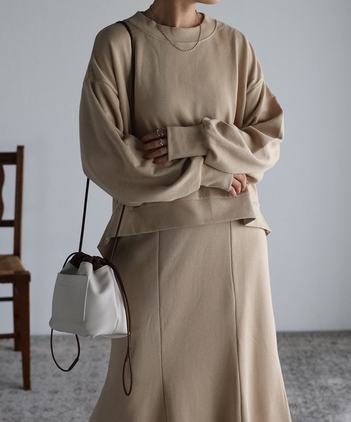 Fizz(フィズ)の「【maiko_wear × Fizz コラボ】 前後差裏毛スウェット(スウェット・レディース・ブラック/ベージュ/チャコール・M)」の3枚目の写真