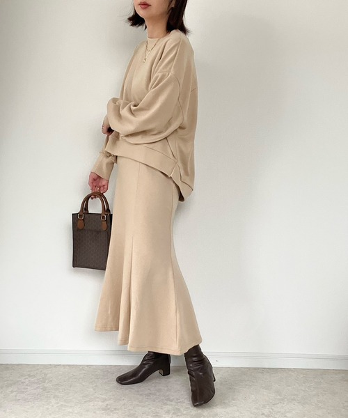 Fizz(フィズ)の「【maiko_wear × Fizz コラボ】 前後差裏毛スウェット(スウェット・レディース・ブラック/ベージュ/チャコール・M)」の4枚目の写真