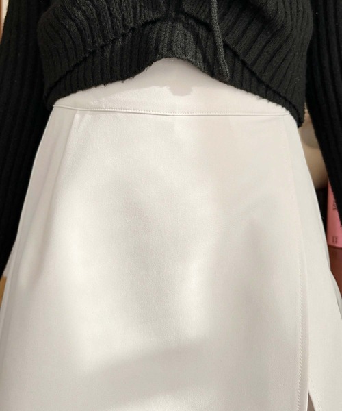 moment+(モーメントプラス)の「【累計販売枚数1万枚突破!】スリットレイヤードスカパン(スカート・レディース・チャコールグレー/ブラック/アイボリー/グレイッシュベージュ/ブラウン・S/M/L)」の6枚目の写真