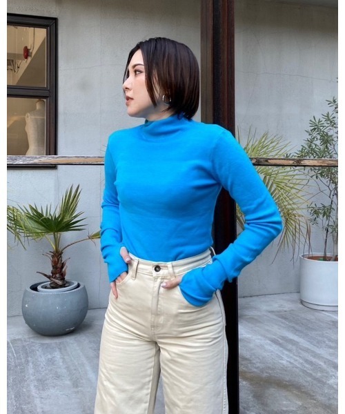 LiSeek（リシーク）の「【LiSeeK】アームウォーマー風ハイネックニットTOP（ニット/セーター・レディース・グリーン/ブルー/オレンジ/ピンク・FREE）」の3枚目の写真
