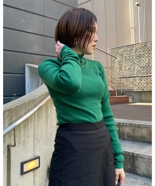 LiSeek（リシーク）の「【LiSeeK】アームウォーマー風ハイネックニットTOP（ニット/セーター・レディース・グリーン/ブルー/オレンジ/ピンク・FREE）」の5枚目の写真