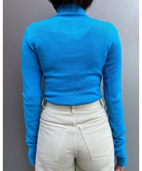 LiSeek（リシーク）の「【LiSeeK】アームウォーマー風ハイネックニットTOP（ニット/セーター・レディース・グリーン/ブルー/オレンジ/ピンク・FREE）」の22枚目の写真