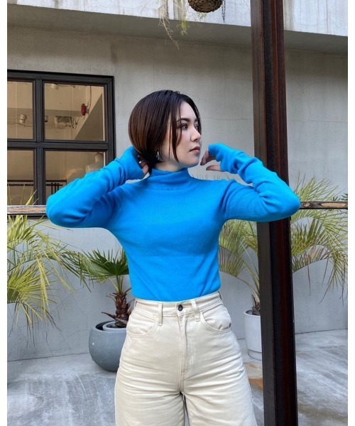 LiSeek（リシーク）の「【LiSeeK】アームウォーマー風ハイネックニットTOP（ニット/セーター・レディース・グリーン/ブルー/オレンジ/ピンク・FREE）」の12枚目の写真