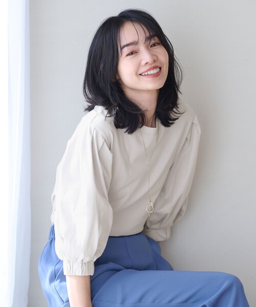 ANY（エニィ）の「【洗濯機可・UVケア】ビューティベーシックタックスリーブ Tシャツ（Tシャツ/カットソー・レディース・グレー系/アイボリー系/ベージュ系/ライトイエロー系・2/3）」の3枚目の写真