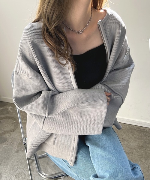 Futier land（フューティアランド）の「ランタンスリーブブルゾン（カーディガン/ボレロ・レディース・グレー/アイボリー/パープル/ブラック/ネイビー・FREE）」の13枚目の写真